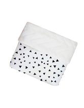 Cobijita para Bebé Triangulitos Negros